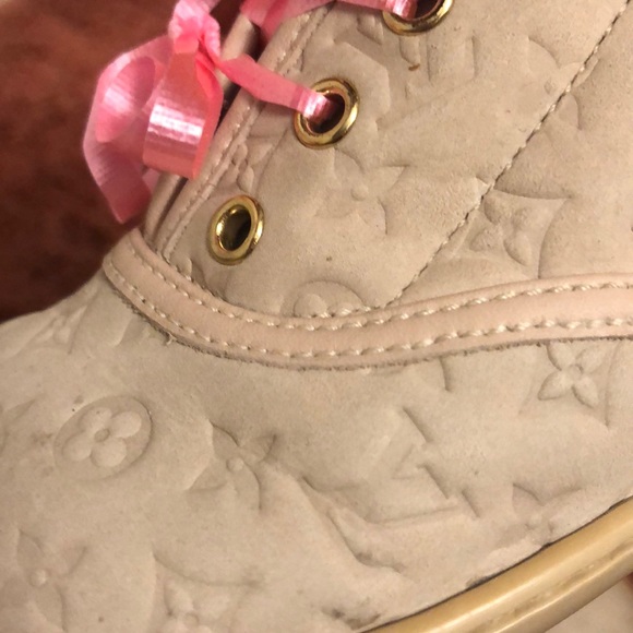 🎉HOST PICK🎉Authentic LV Kids sneakers 👟 2016 - Picture 6 of 8